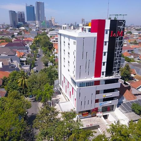 I&M Hotel Surabaya Exterior photo