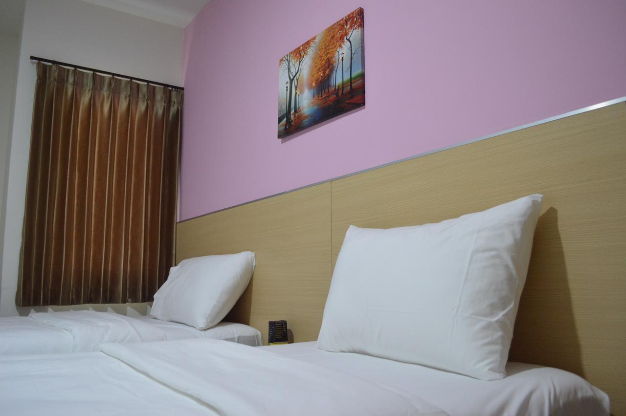 I&M Hotel Surabaya Exterior photo