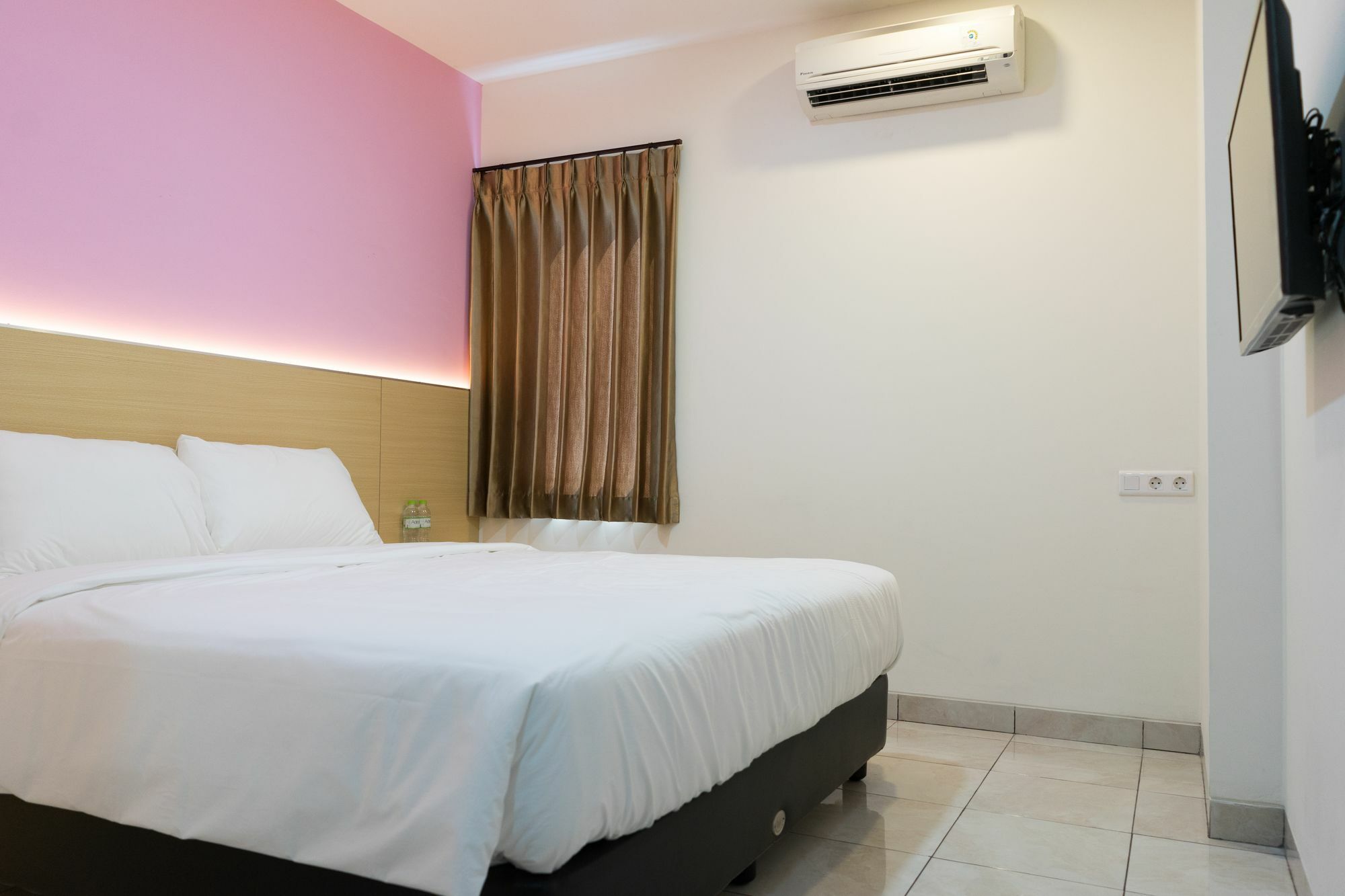 I&M Hotel Surabaya Exterior photo